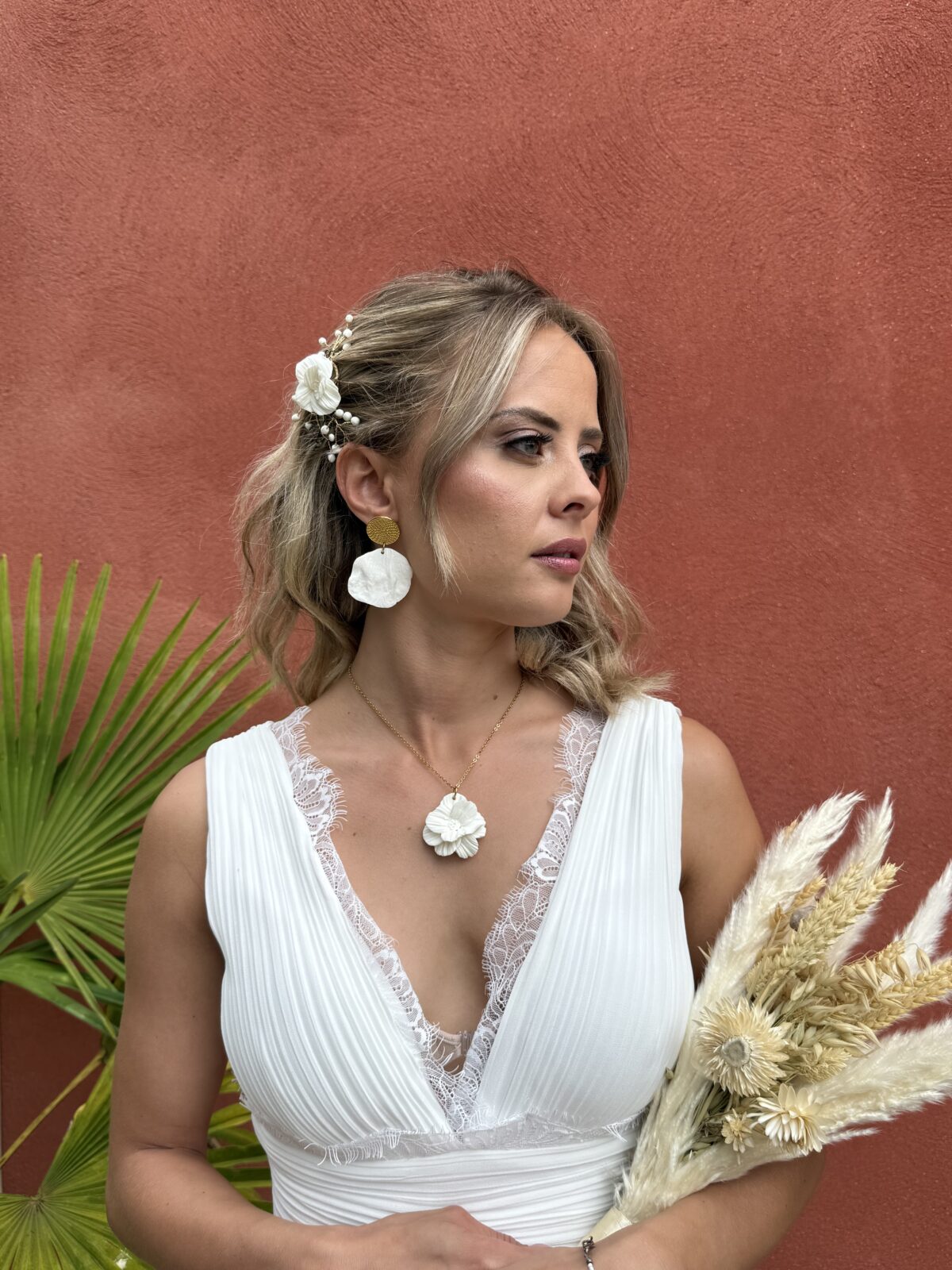 COLLIER BIANCA AVEC CHAINE DE DOS – Image 7