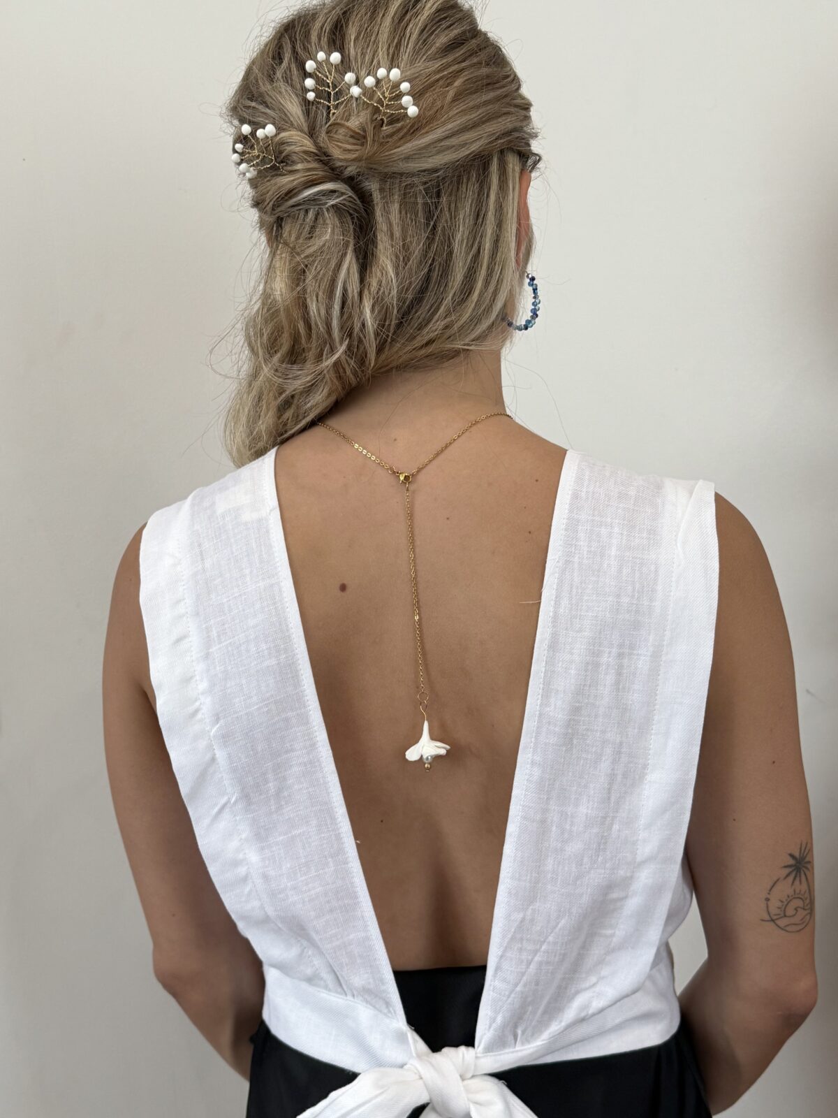COLLIER ALMA AVEC CHAINE DE DOS – Image 4