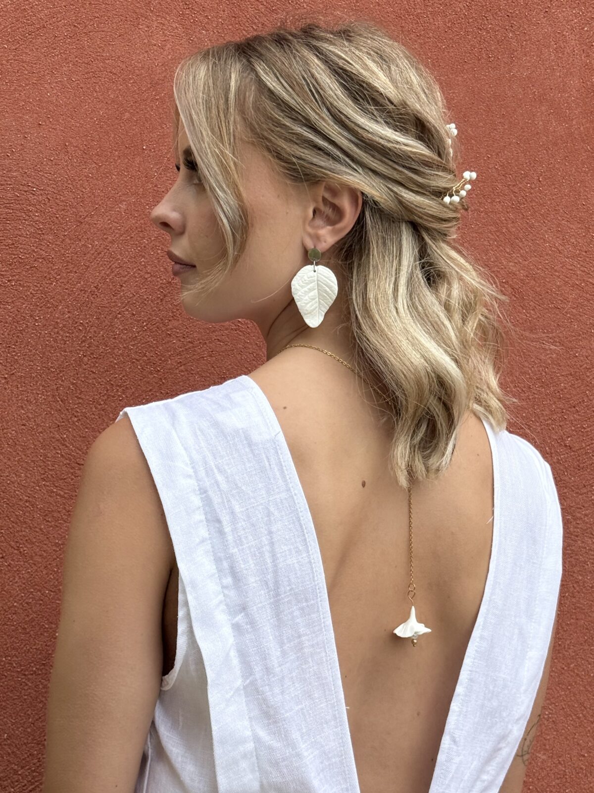 COLLIER ALMA AVEC CHAINE DE DOS