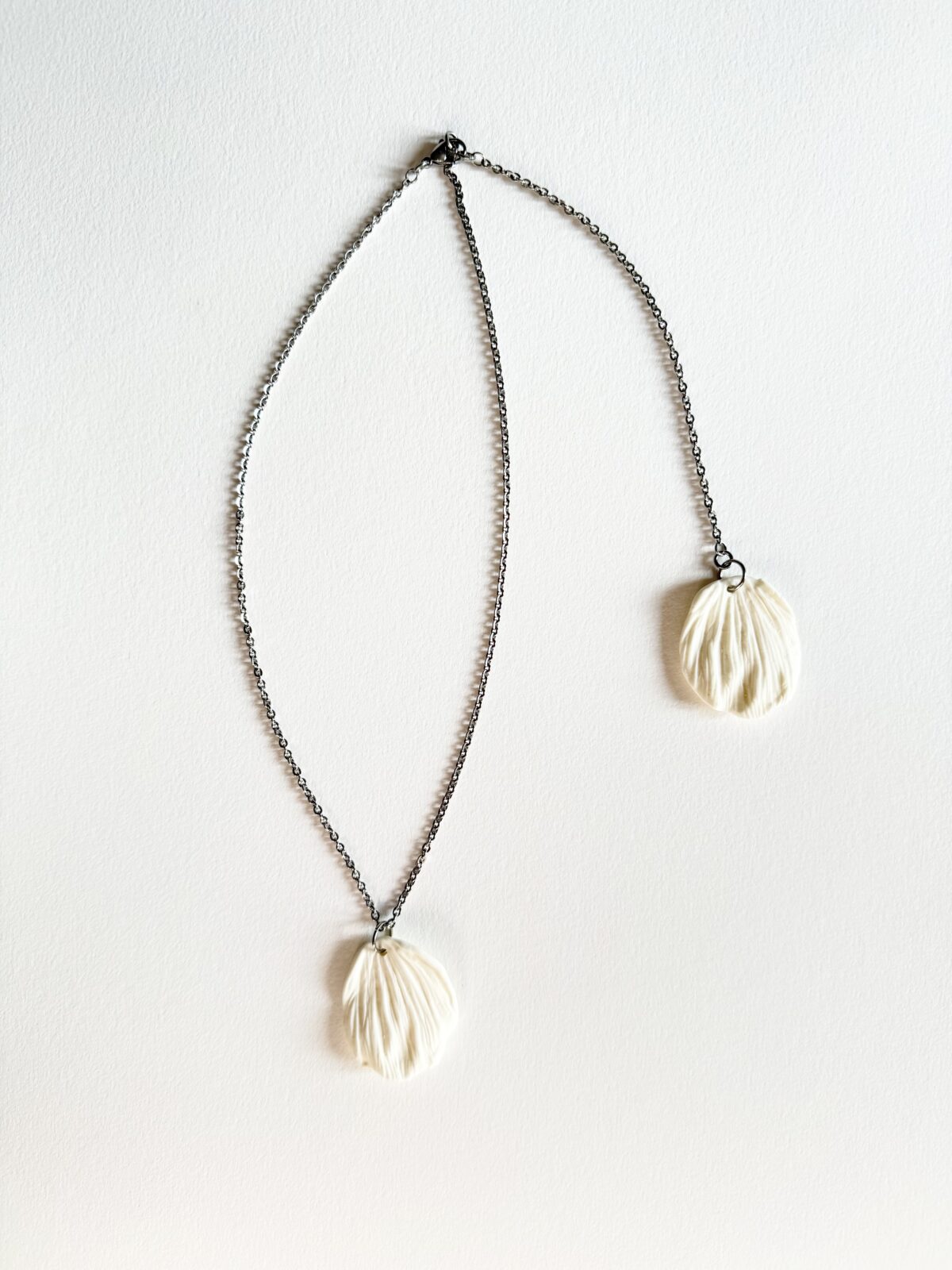 COLLIER GAIA AVEC CHAINE DE DOS – Image 7